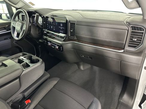 Used 2025 GMC Sierra 2500 SLE AWD/4WD image 33