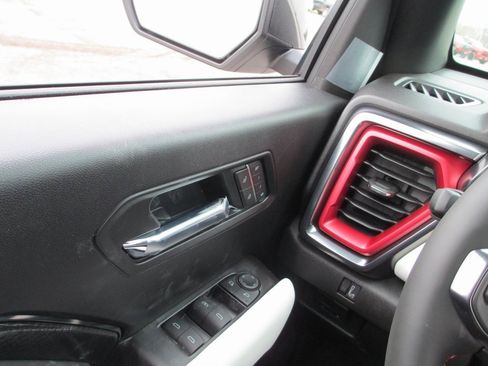 New 2026 GMC Canyon AT4X w/ AT4X AEV Edition image 15