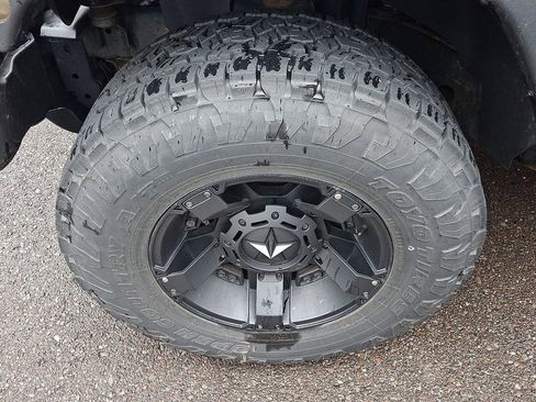 Used 2017 Jeep Wrangler Unlimited Sport w/ Quick Order Package 24S AWD/4WD image 9