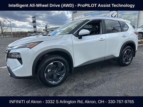 Used 2026 Nissan Rogue SV w/ SV Premium Package image 3