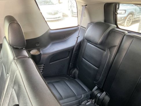 Used 2016 GMC Yukon SLE w/ Convenience Package RWD image 12