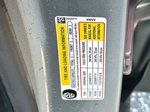 Used 2025 Chevrolet Trax LT FWD image 29