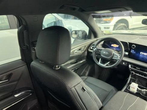 Used 2025 Chevrolet Traverse LT w/ Midnight/Sport Edition FWD image 11