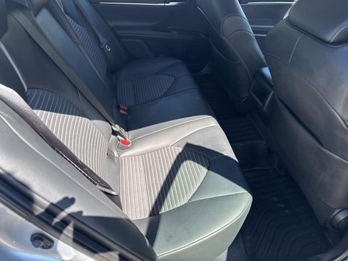 Used 2021 Toyota Camry SE FWD image 21