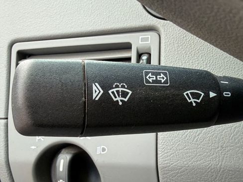 Used 2005 Chrysler Crossfire Limited RWD image 17