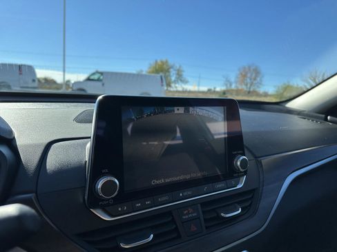 Used 2024 Nissan Altima 2.5 SV image 31