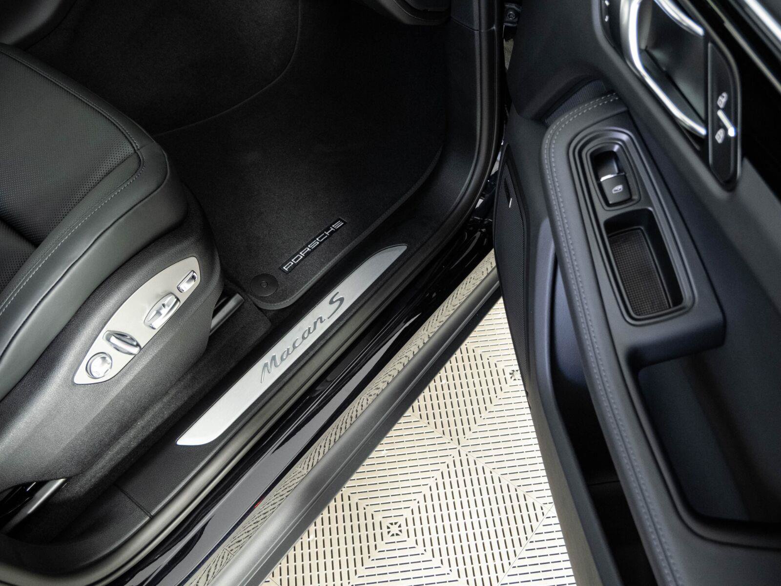 New 2026 Porsche Macan S AWD/4WD image 26