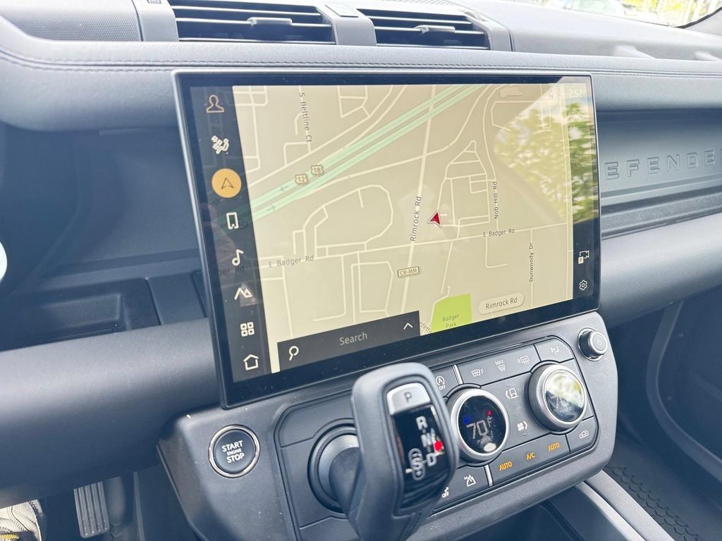 Used 2026 Land Rover Defender 110 X-Dynamic SE AWD/4WD image 19