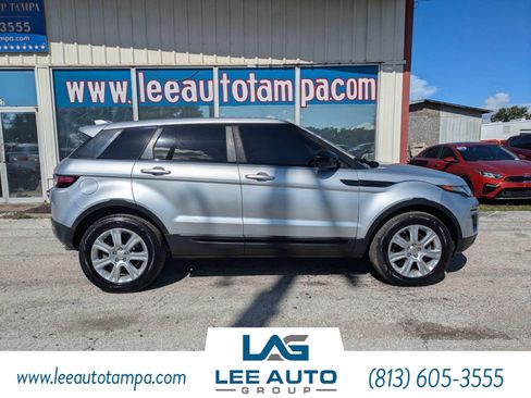 Used 2018 Land Rover Range Rover Evoque SE AWD/4WD image 2