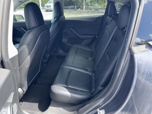 Used 2021 Tesla Model Y Long Range image 7
