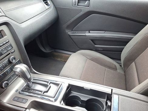 Used 2014 Ford Mustang Convertible RWD image 27