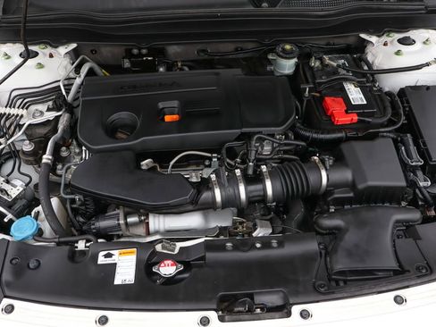 Used 2021 Honda Accord Touring image 13