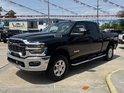 Used 2026 RAM 2500 Big Horn AWD/4WD image 3