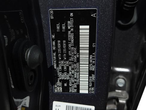 Used 2020 Toyota Highlander XLE image 32