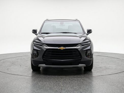 Used 2025 Chevrolet Blazer LT FWD image 2