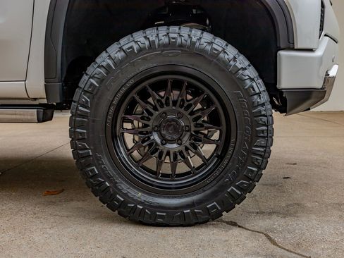 Used 2024 GMC Sierra 1500 Denali Ultimate AWD/4WD image 12