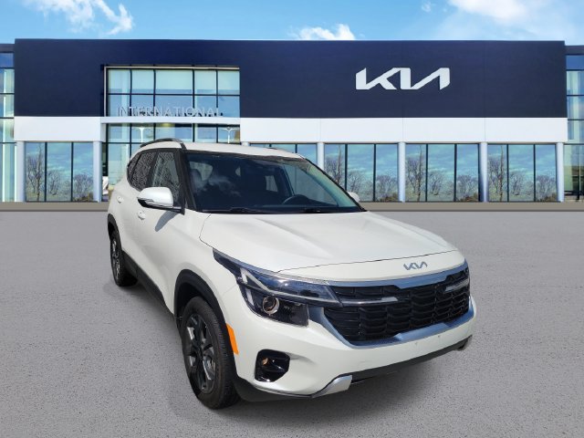 Used 2024 Kia Seltos S AWD/4WD image 2