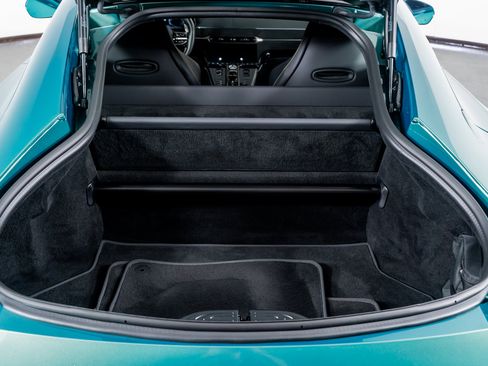 Used 2025 Aston Martin V8 Vantage Coupe image 47