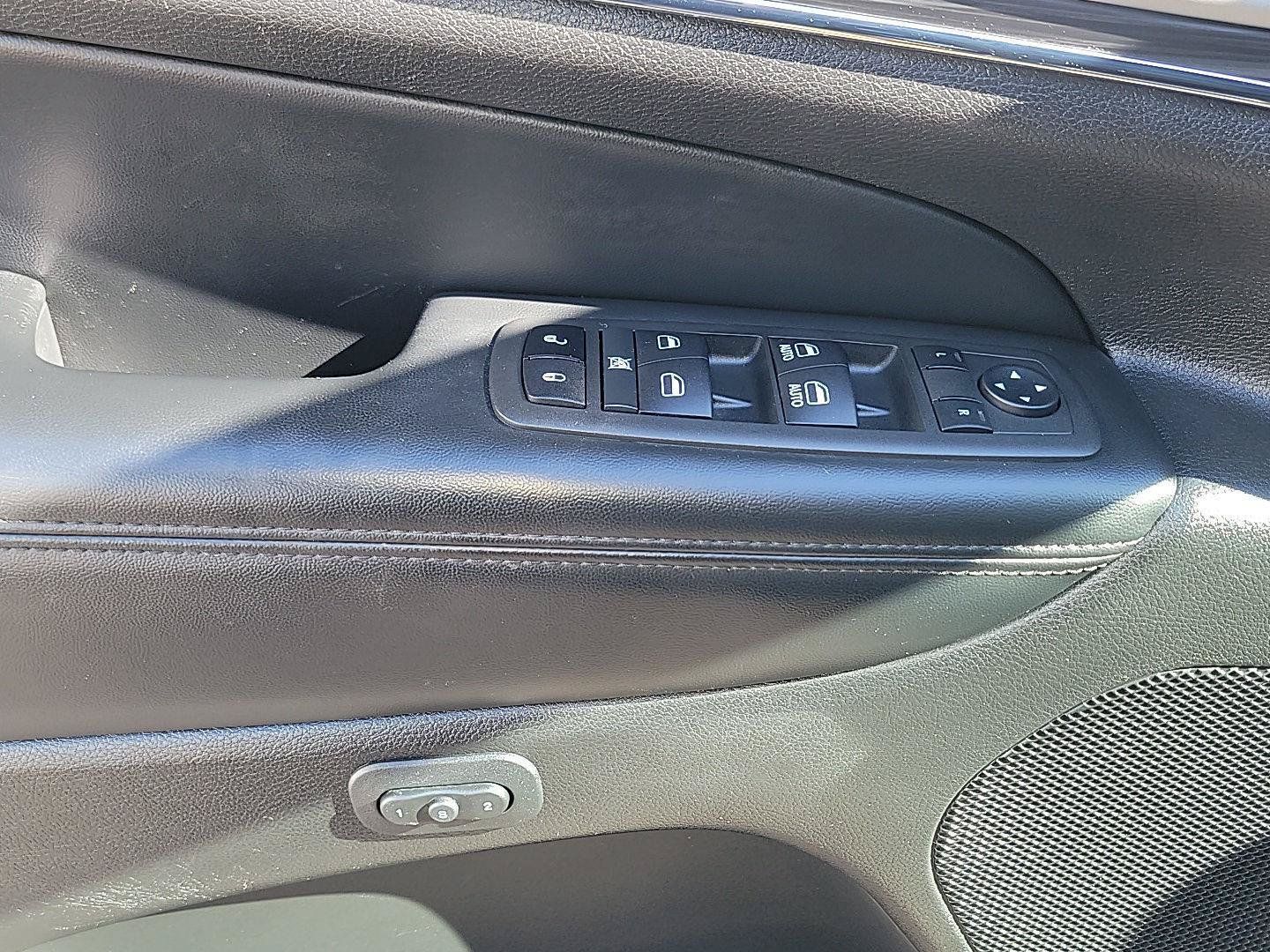 Certified 2022 Jeep Grand Cherokee Limited w/ Tech Group RWD image 13
