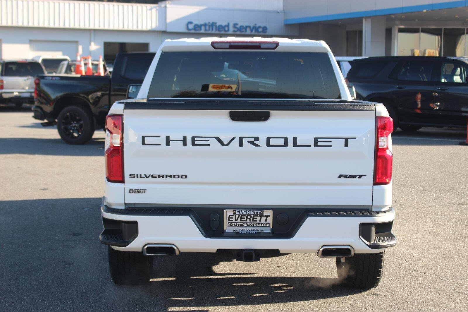 Used 2022 Chevrolet Silverado 1500 RST AWD/4WD image 6
