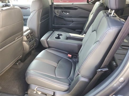 Used 2025 Honda Pilot EX-L image 15
