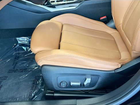Used 2023 BMW 330i Sedan w/ Premium Package RWD image 18