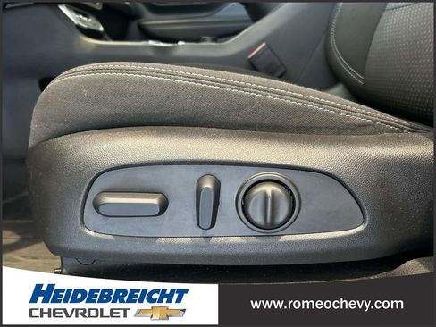 Used 2023 GMC Terrain SLE w/ Driver Convenience Package FWD image 14