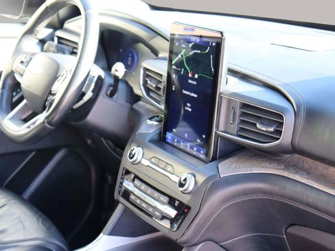 Used 2020 Ford Explorer Platinum w/ Premium Technology Package image 40