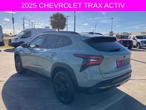 Used 2025 Chevrolet Trax ACTIV w/ Driver Confidence Package image 5