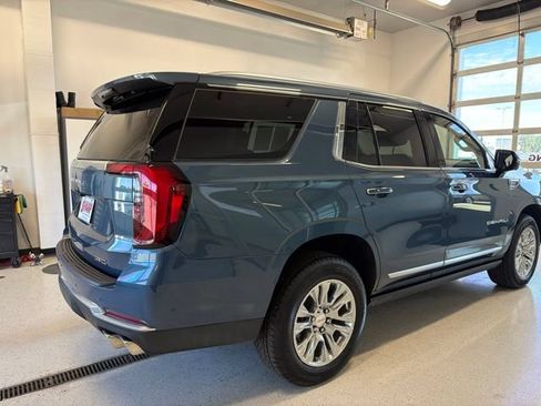 Used 2026 GMC Yukon Denali w/ Sun & Power Step Package AWD/4WD image 9