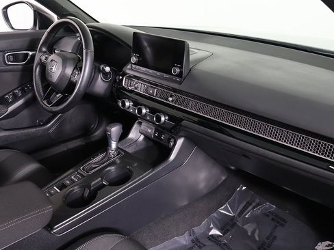 Used 2025 Honda Civic Sport image 25
