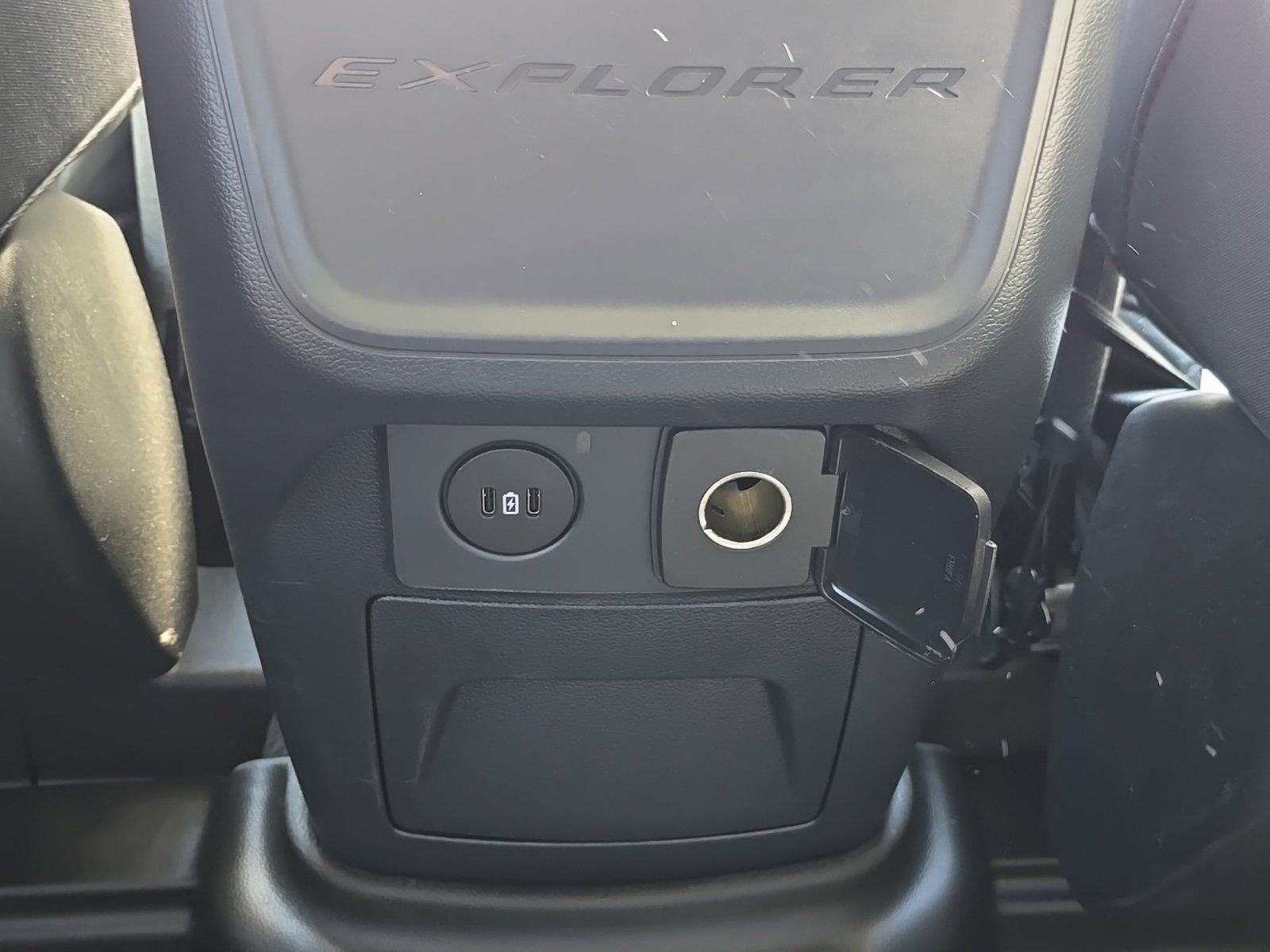 Used 2025 Ford Explorer Active RWD image 39