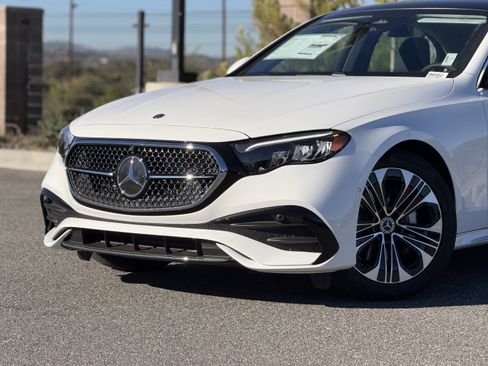 New 2026 Mercedes-Benz E 350 4MATIC Sedan image 3