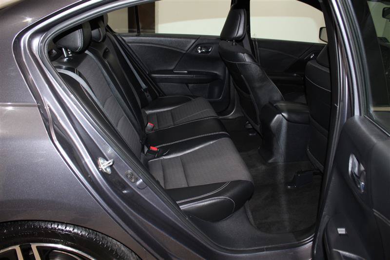 Used 2016 Honda Accord Sport image 26
