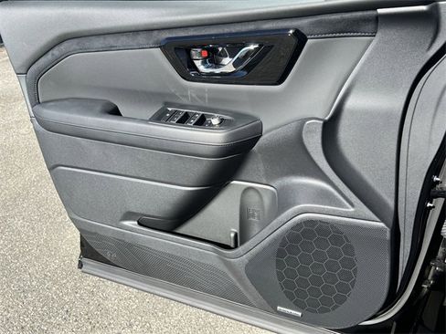 New 2025 Subaru Forester Limited image 17