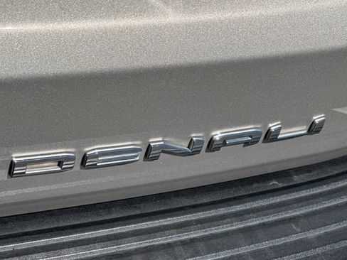 Used 2023 GMC Yukon Denali AWD/4WD image 28