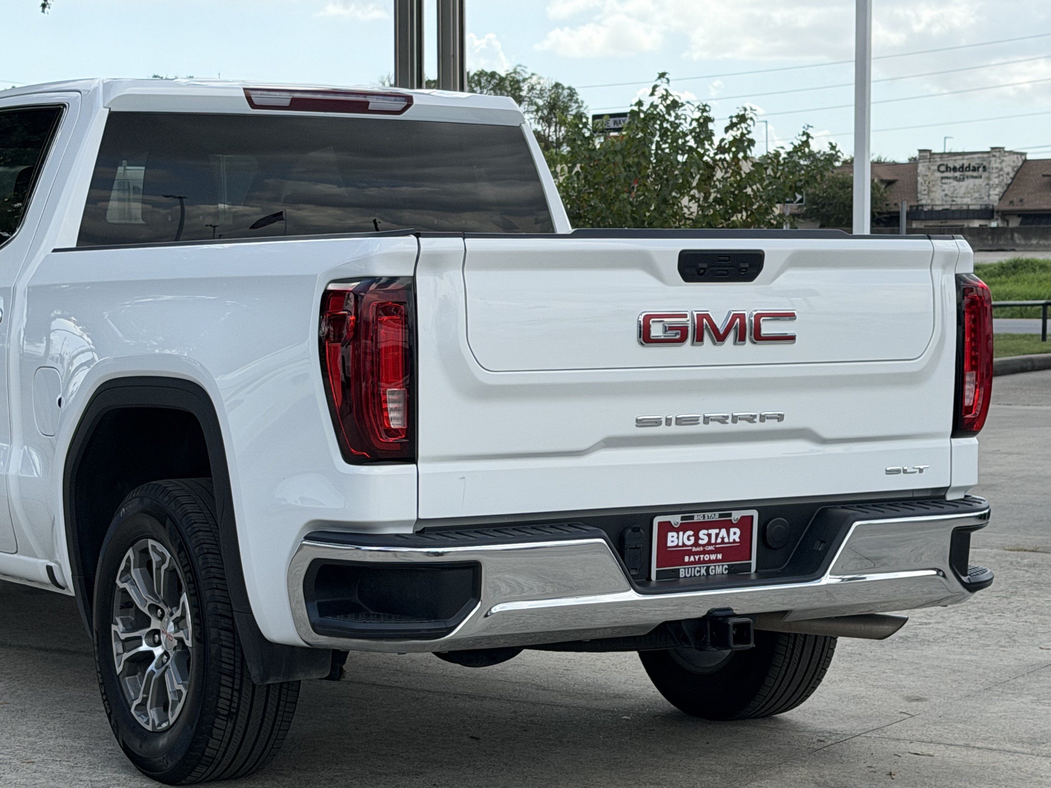 Used 2026 GMC Sierra 1500 SLT RWD image 8