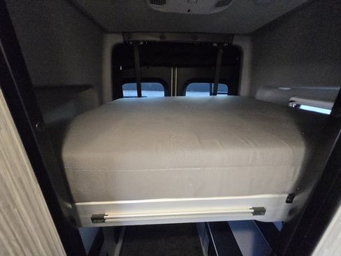 Used 2020 Mercedes-Benz Sprinter 2500 image 61