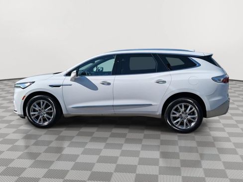 Used 2023 Buick Enclave Essence w/ Experience Buick Package FWD image 2