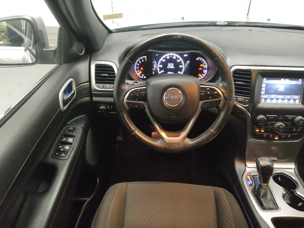 Used 2020 Jeep Grand Cherokee Laredo AWD/4WD image 22