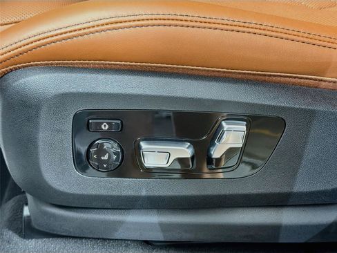 New 2026 BMW X5 xDrive40i w/ M Sport Package AWD/4WD image 17