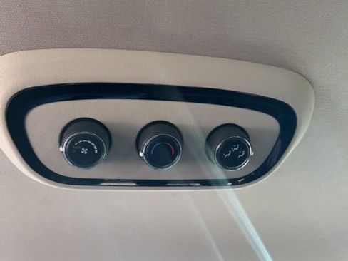 Used 2022 Dodge Durango SXT image 27