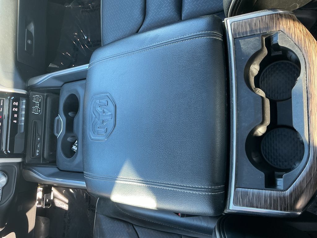 Used 2019 RAM 1500 Laramie AWD/4WD image 26