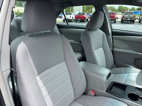 Used 2016 Toyota Camry LE FWD image 6