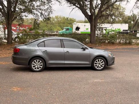 Used 2014 Volkswagen Jetta SE image 4