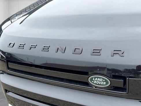Used 2025 Land Rover Defender 110 S AWD/4WD image 10