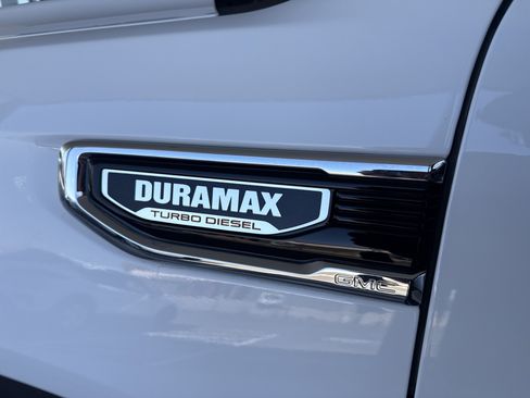 Used 2020 GMC Sierra 1500 SLT AWD/4WD image 8