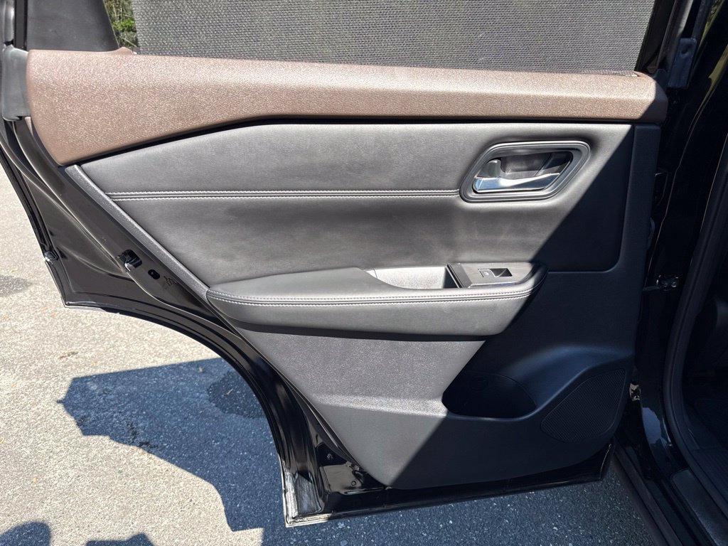 Used 2023 Nissan Rogue SL w/ SL Premium Package FWD image 27
