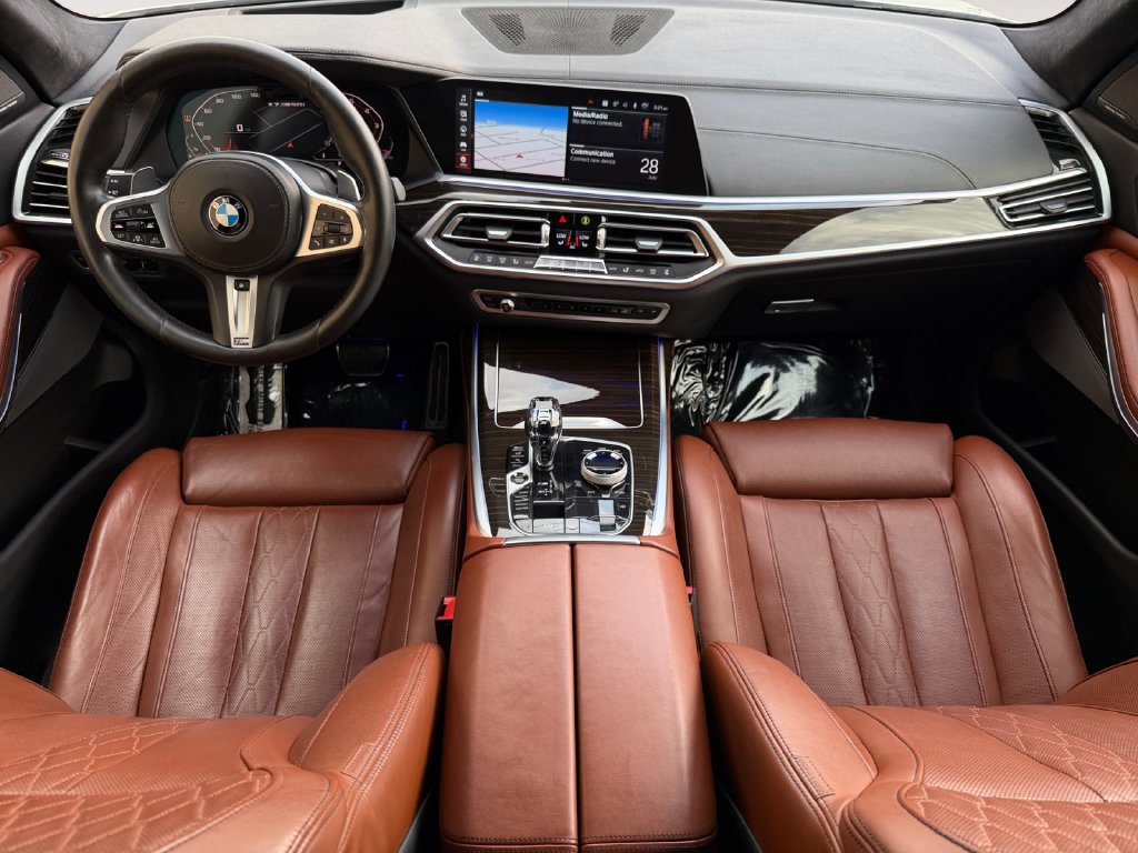 Used 2020 BMW X7 M50i w/ Dynamic Handling Package AWD/4WD image 16