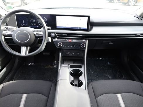 Used 2024 Hyundai Sonata SEL w/ Convenience Package image 16